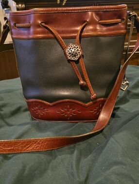 Nice Vintage    Brighton Bucket Sholder Bag